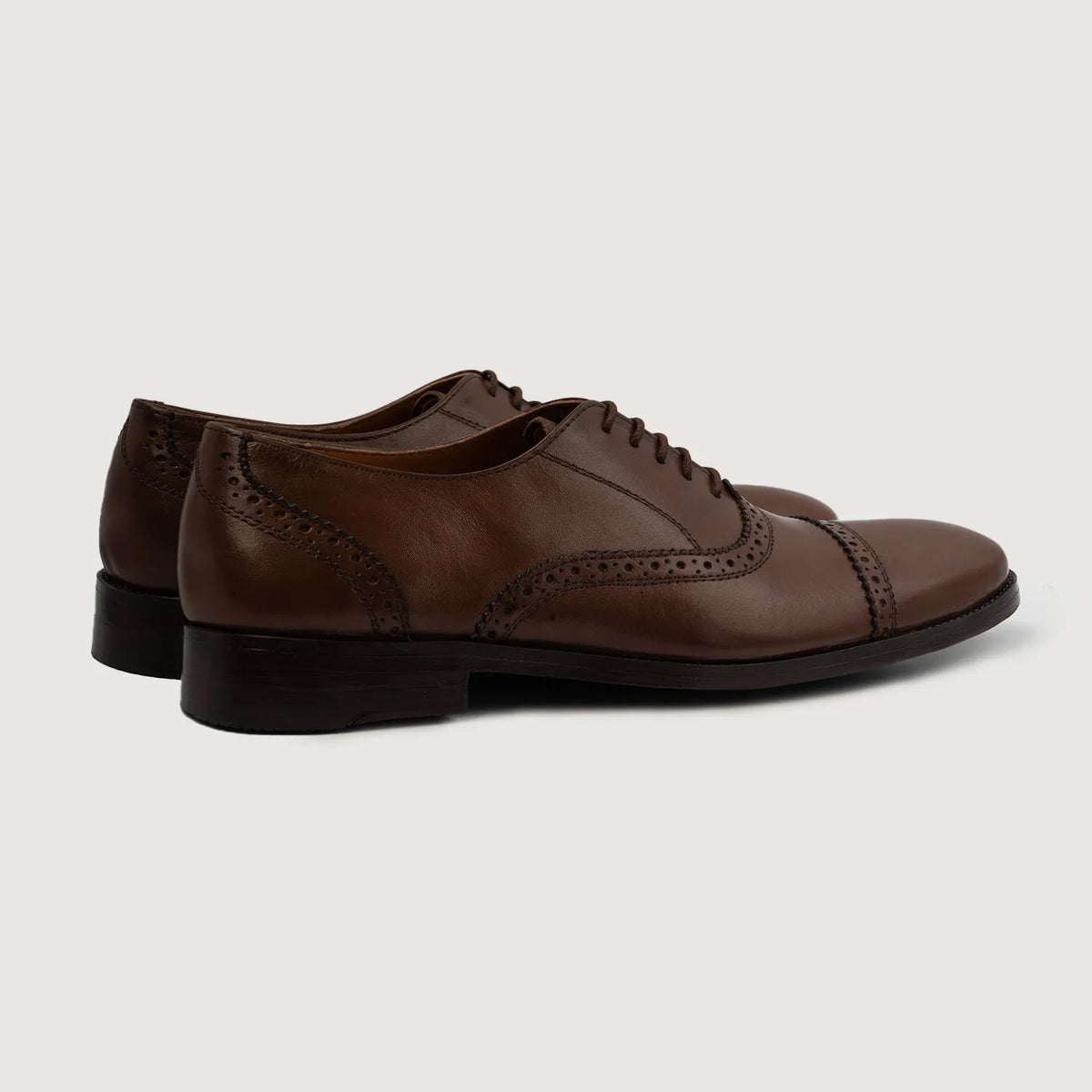 High-Traction Rubber Outsole & Lug Tread Pattern on Greyson Brogues Oxford Brun Lædersko til Mænd For Men