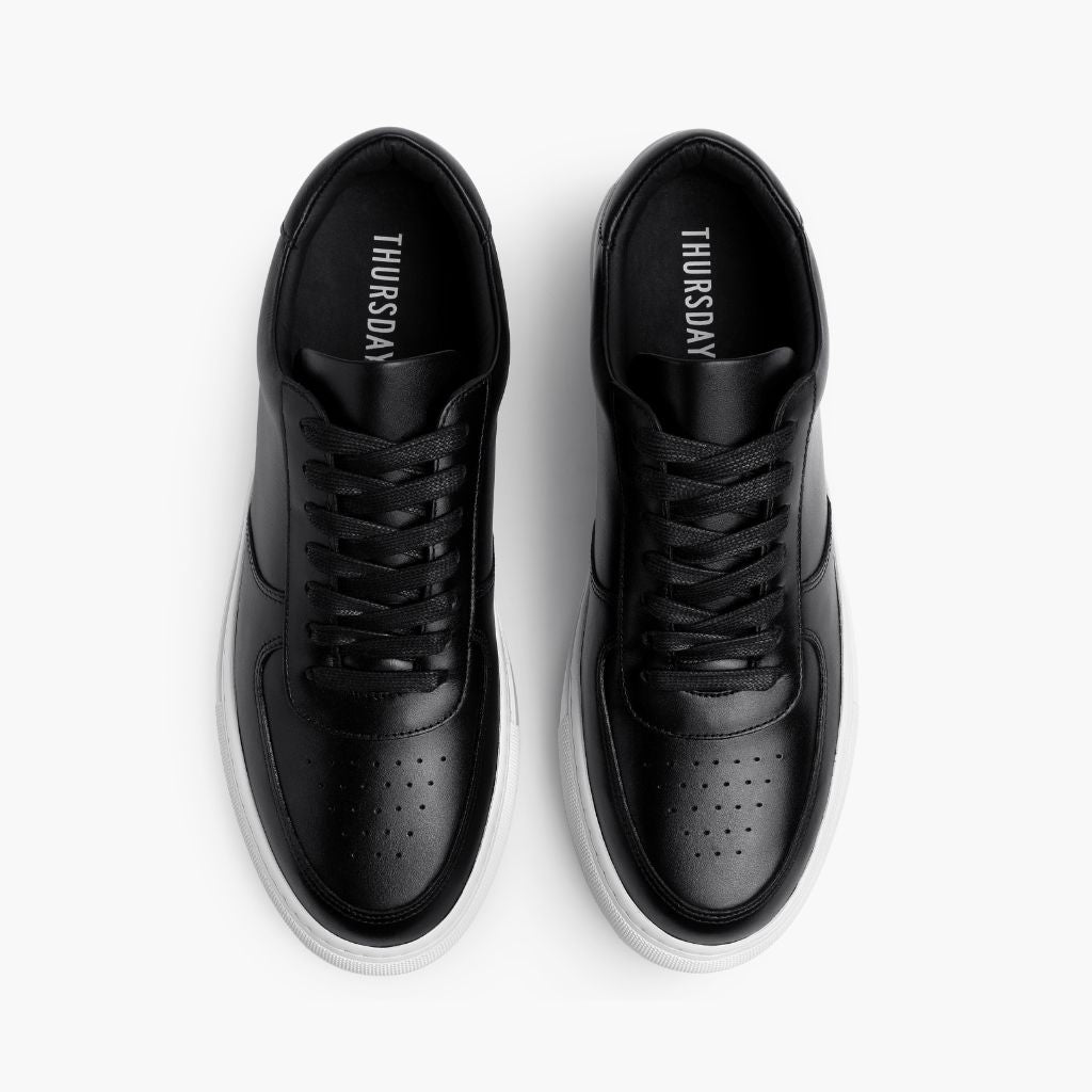 Court Black Leather Sneakers - Forstærket hælkappe og præcise dobbeltsyninger