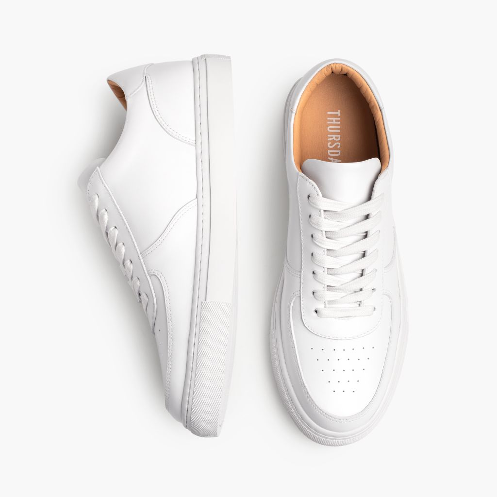 Court White Lædersneakers til Mænd - Forstærket hælkappe og præcise dobbeltsyninger