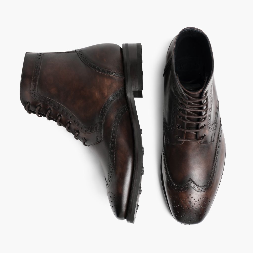 Wingtip Dark Oak Læderstøvler til Mænd For Men - Forstærket hælkappe og præcise dobbeltsyninger