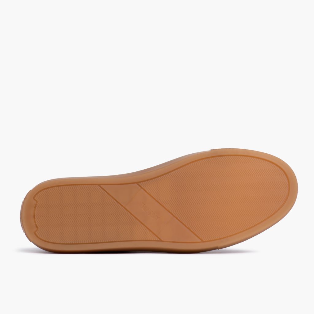 High-Traction Rubber Outsole & Lug Tread Pattern on Premier Low Top Camel Lædersneakers til Damer