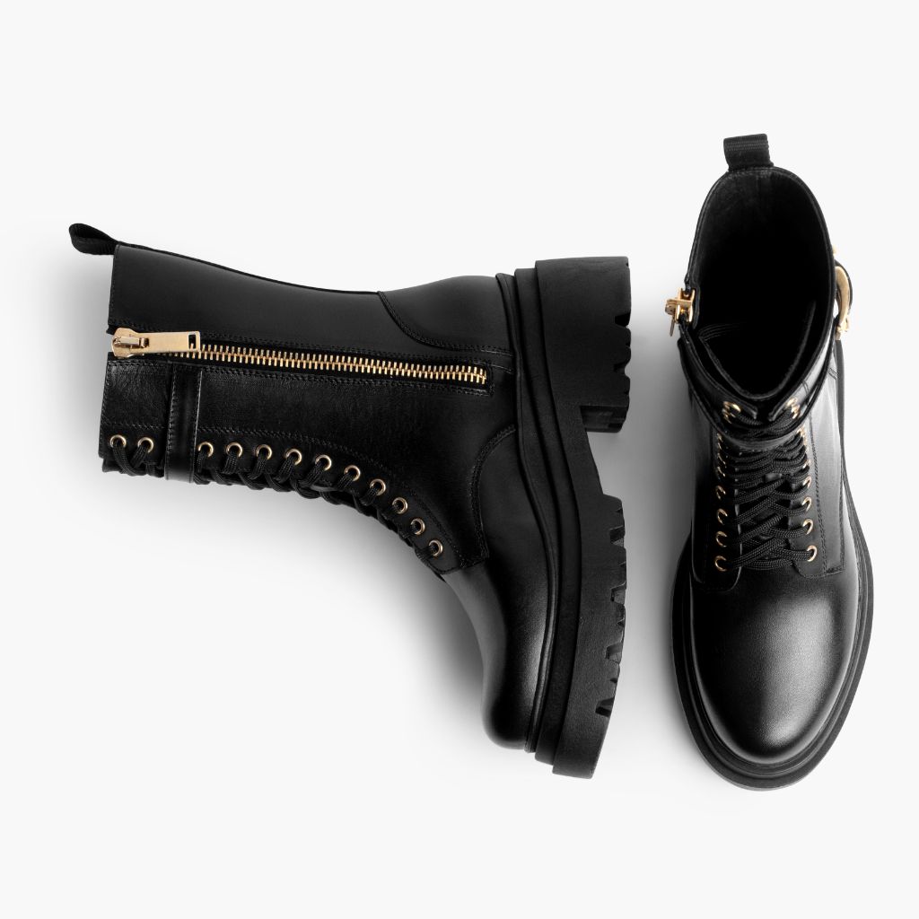 High-Traction Rubber Outsole & Lug Tread Pattern on Fatale Sort & Gold Læderstøvler til Damer