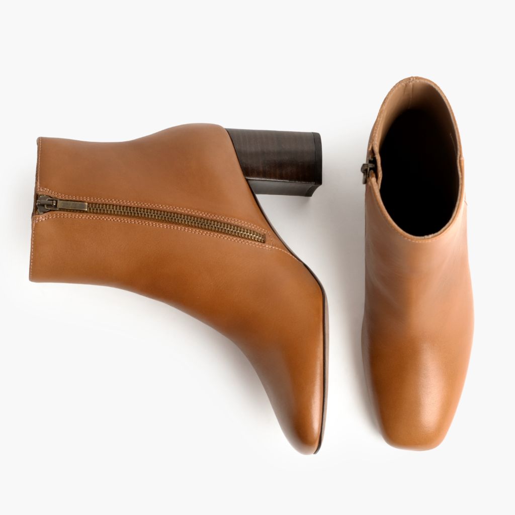 High-Traction Rubber Outsole & Lug Tread Pattern on High Standard Toffee Læderstøvler til Damer