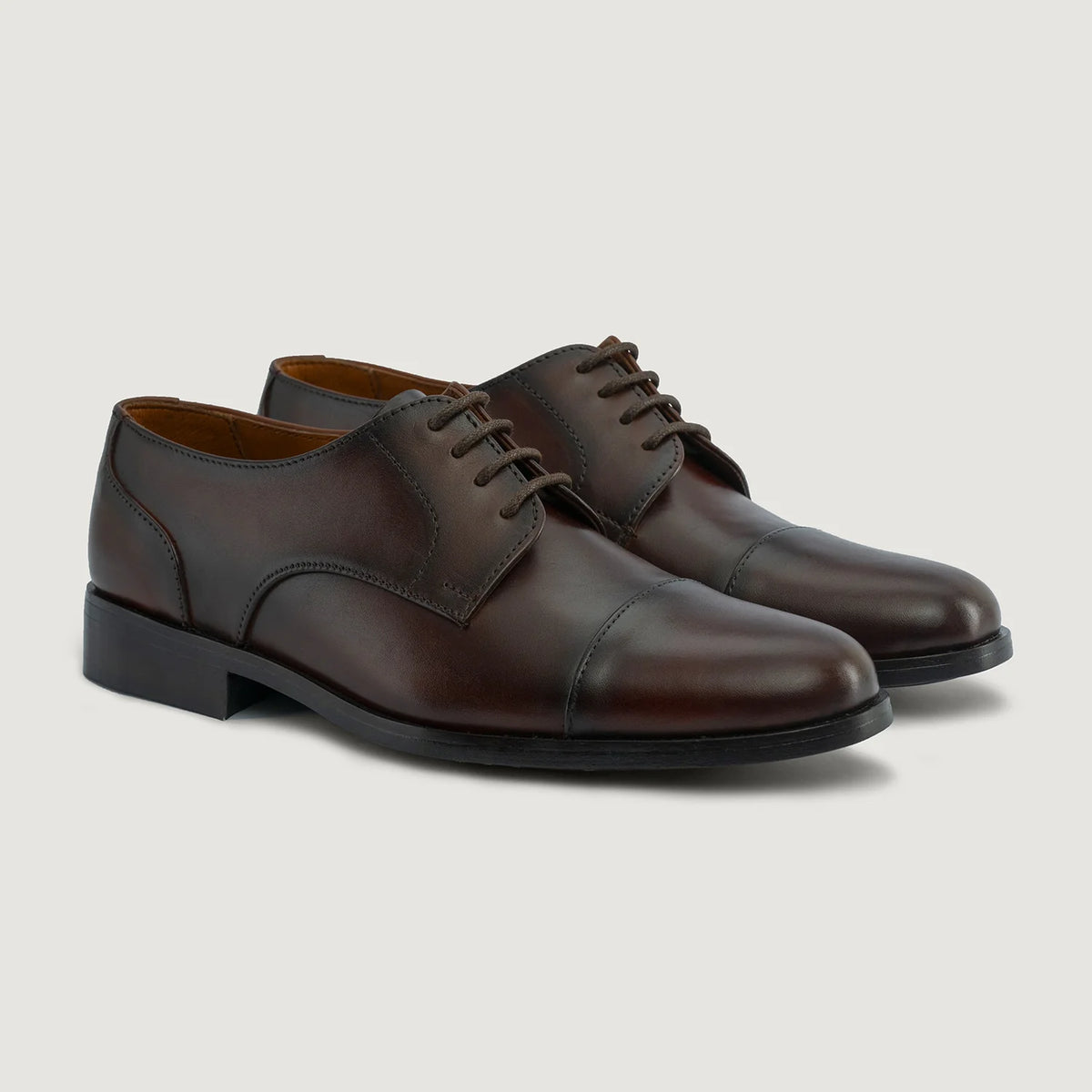 Attorney Derby Brown Leather Shoes For Men in Burnished Brown Full-Grain Leather - Sidevisning | Køb online