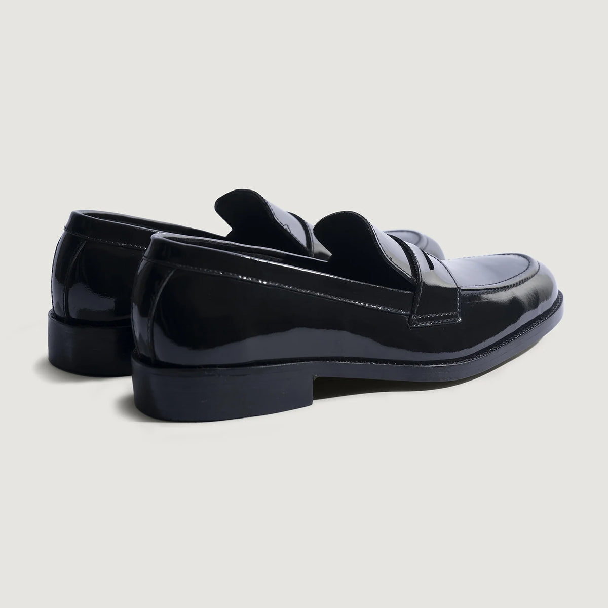 High-Traction Rubber Outsole & Lug Tread Pattern on Baxton Sort Patent Læderloafers til Mænd For Men