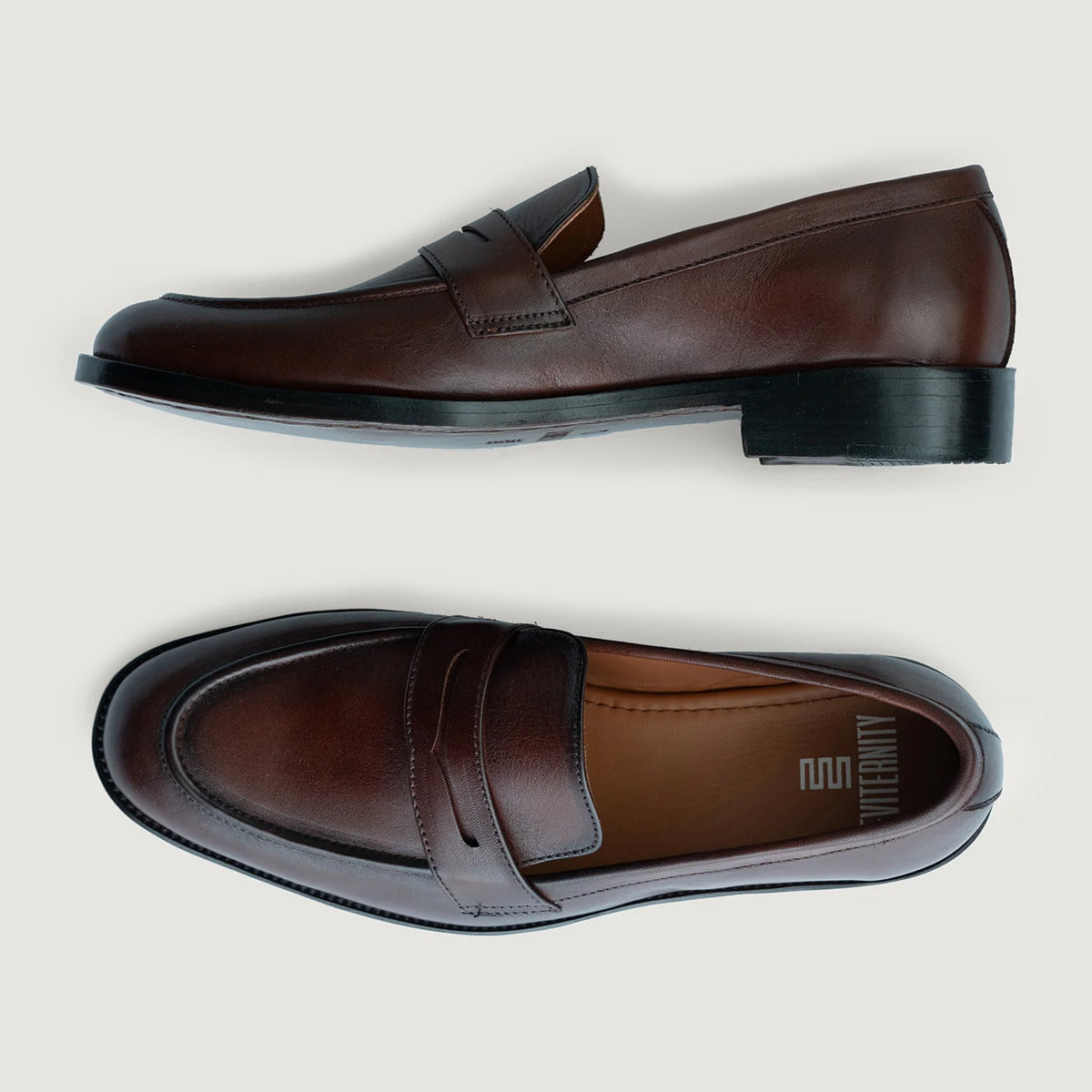 Baxton Burnished Brun Læderloafers til Mænd For Men - Forstærket hælkappe og præcise dobbeltsyninger