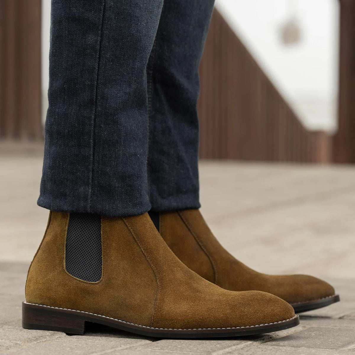 Cushioned Leather Insole & Ergonomic Arch Support Construction Detail