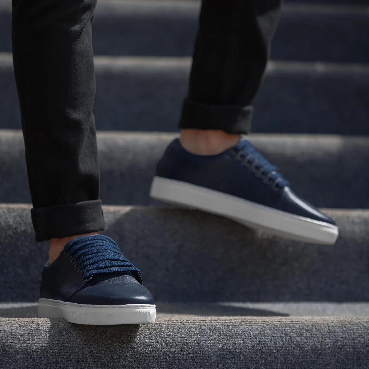 Murphy Low Top Midnight Blå Lædersneakers til Mænd - Forstærket hælkappe og præcise dobbeltsyninger