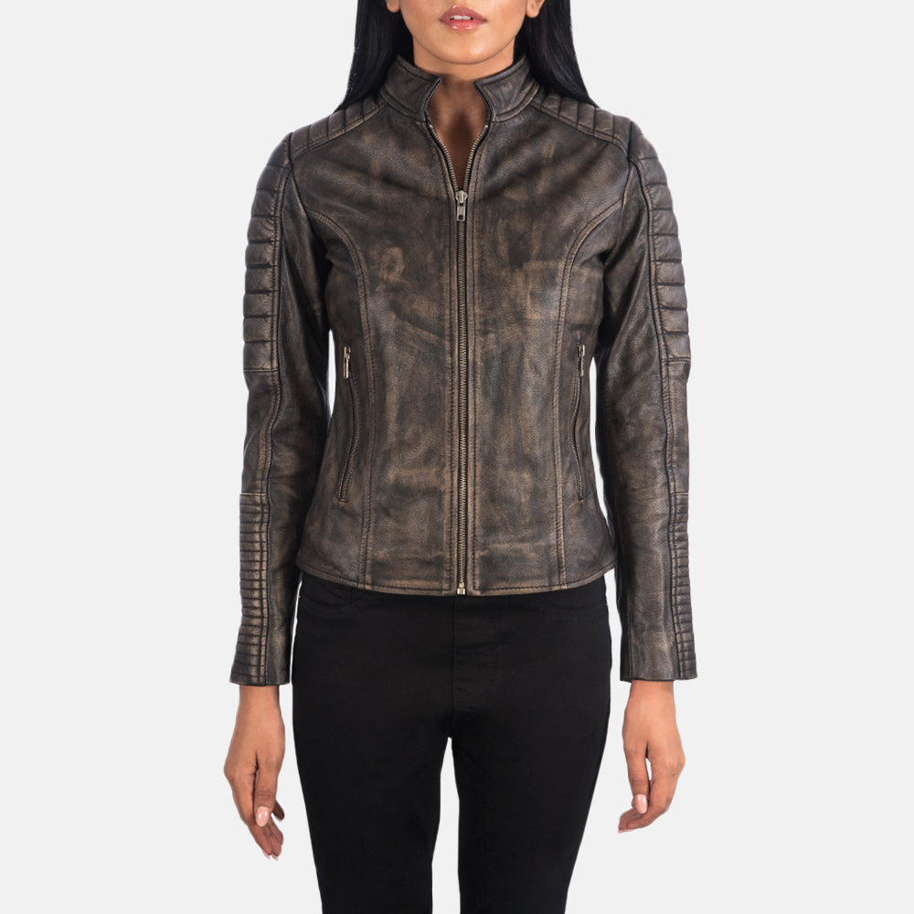 Close-Up Detail of Band &amp; Zipper Hardware on Women's Adalyn Quilted Distressed Brun Læder Bikerjakke til Kvinder