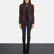Close-Up Detail of Band &amp; Zipper Hardware on Women's Adalyn Quilted Mocha Suede Læder Bikerjakke til Kvinder