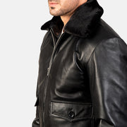 
Indvendig visning Showing Quilted Viscose Lining & To funktionelle inderlommer