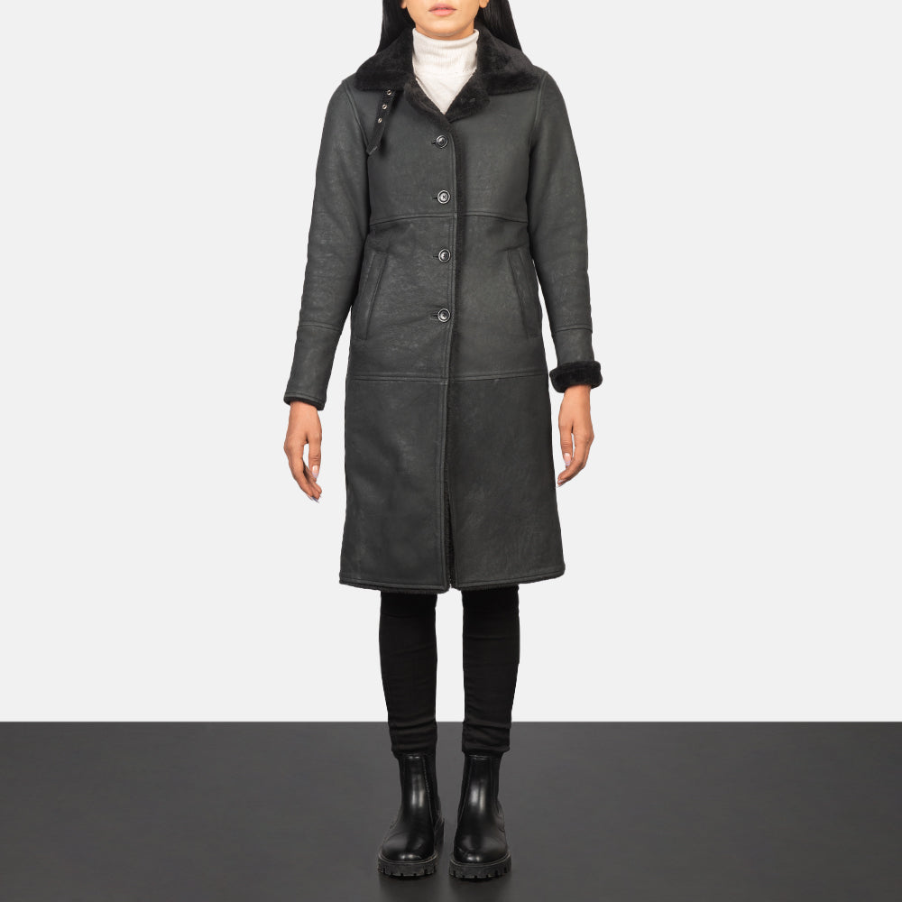 Women's Alina Shearling Sort Leather Coat til Kvinder - Lateral Side Profile View Showing Sleeve Cut &amp; Athletic Taper Fit
