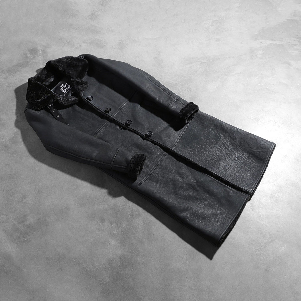 Open Hem &amp; Hem Craftsmanship Construction Detail on Women's Alina Shearling Sort Leather Coat til Kvinder