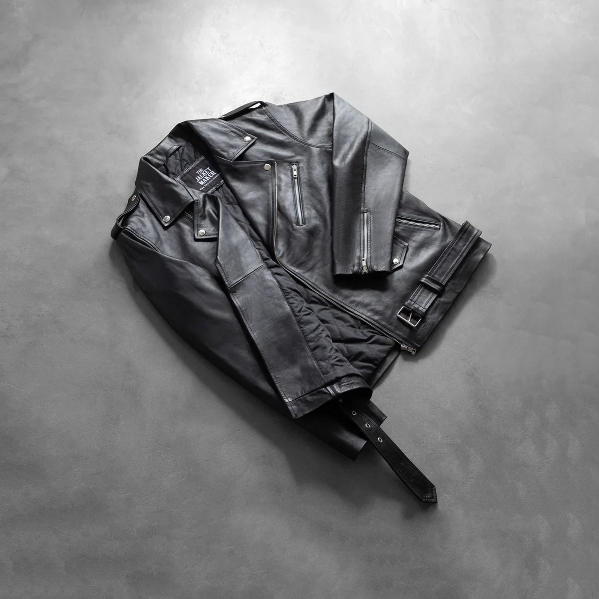 
Håndværksmæssig kantdetalje på Allaric Alley Black Leather Biker Jacket