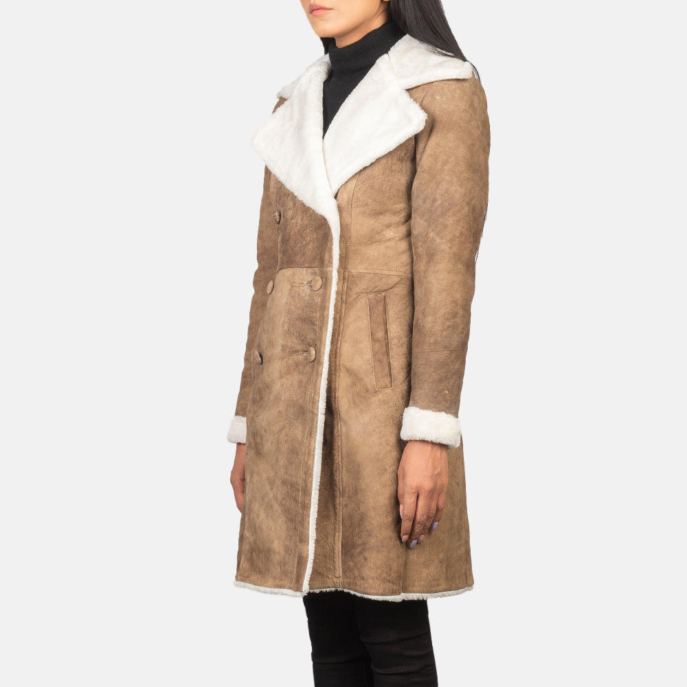 
Nærbillede of Notch & Leather Buttons Hardware on Amie Distressed Brown Double Breasted Shearling Coat