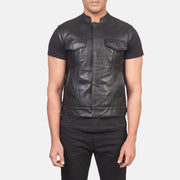 
Nærbillede of Band & Zipper with Button Flap Hardware on Atlas Moto Sort Lædervest til Mænd