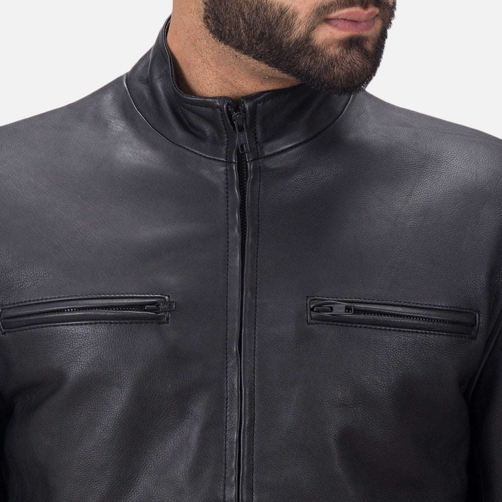 
Nærbillede of High neck & Zipper Hardware on Austere Matte Sort Bikerjakke i Læder til Mænd