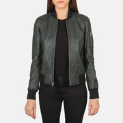 
Ava Ma-1 Green Leather Bomber Jacket in Green Sheepskin Leather - Forfra med skræddersyet silhuet | Køb online