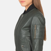 
Indvendig visning Showing Quilted Viscose Lining & To funktionelle inderlommer