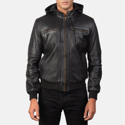 
Bouncer Biz Black Leather Hooded Bomber Jacket - Sideprofil med ergonomisk ærmesnit