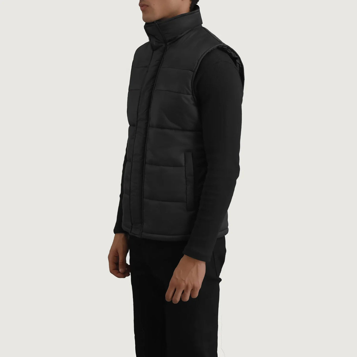
Black Full-Grain leather Vest - Bagfra med tilpassede skuldre og ren kant