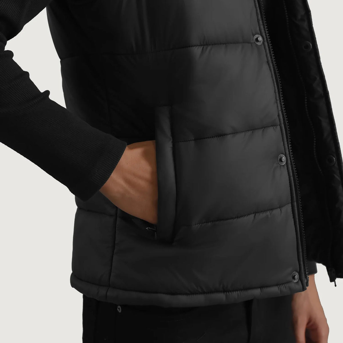 
Indvendig visning Showing Quilted Viscose Lining & To funktionelle inderlommer