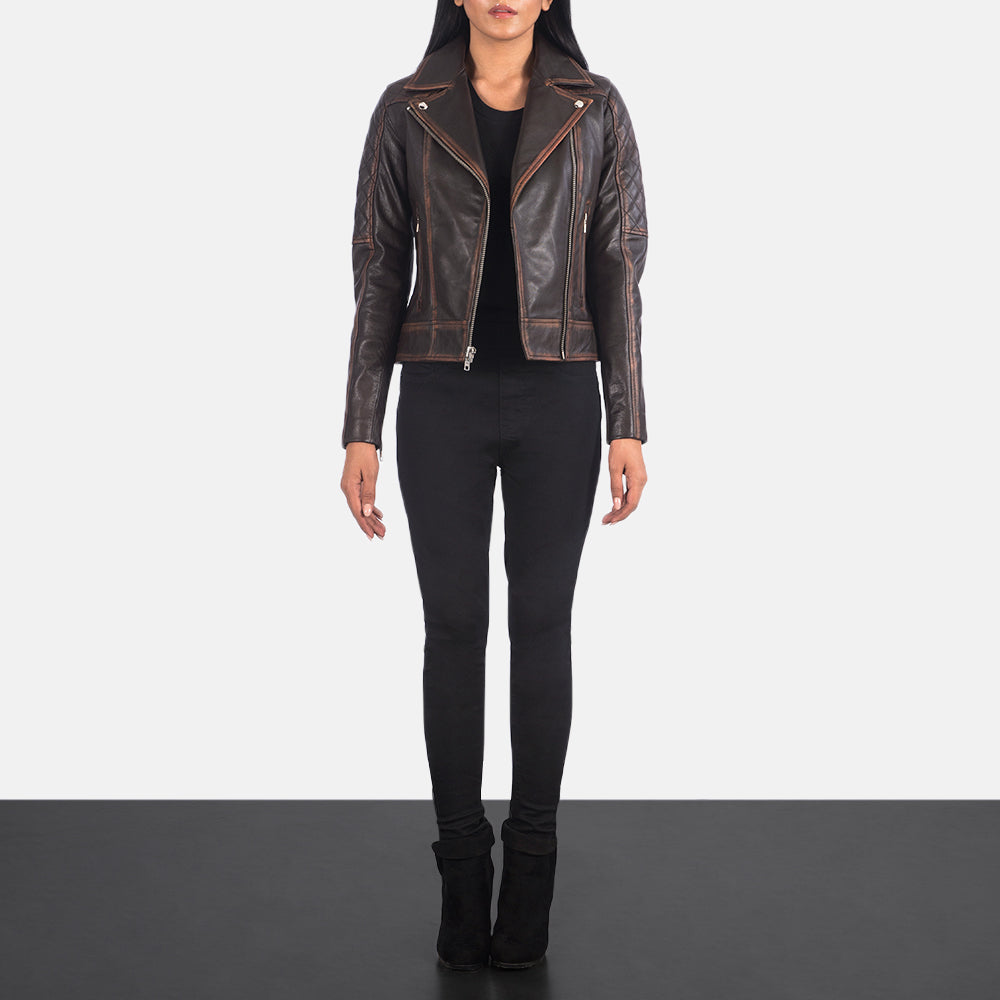 
Carolyn Quilted Vintage Brown Biker Jacket - Sideprofil med ergonomisk ærmesnit
