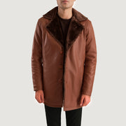 Close-Up Detail of Shirt &amp; Button Hardware on Men's Cinnamon Brun Leather Fur Coat til Mænd