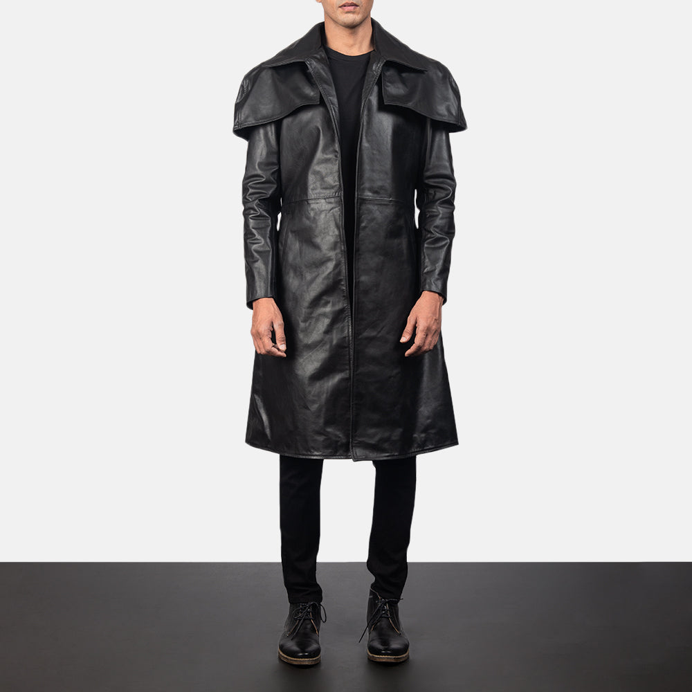 Men's Classic Sort Leather Duster til Mænd in Black Cowhide Leather - Front Profile View &amp; Tailored Silhouette | Buy Online