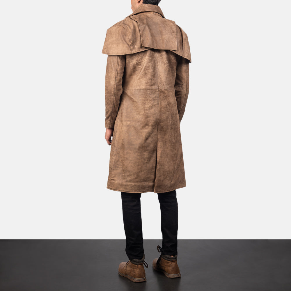 Men's Classic Brun Leather Duster til Mænd - Lateral Side Profile View Showing Sleeve Cut &amp; Athletic Taper Fit