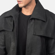 Close-Up Detail of Classic Collar &amp; Heavy-Duty Zipper Hardware on Men's Classic Distressed Sort Leather Duster til Mænd