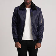 Clyde B-15 Blue Læder Bomberjakke til Mænd - Lateral Side Profile View Showing Sleeve Cut &amp; Athletic Taper Fit