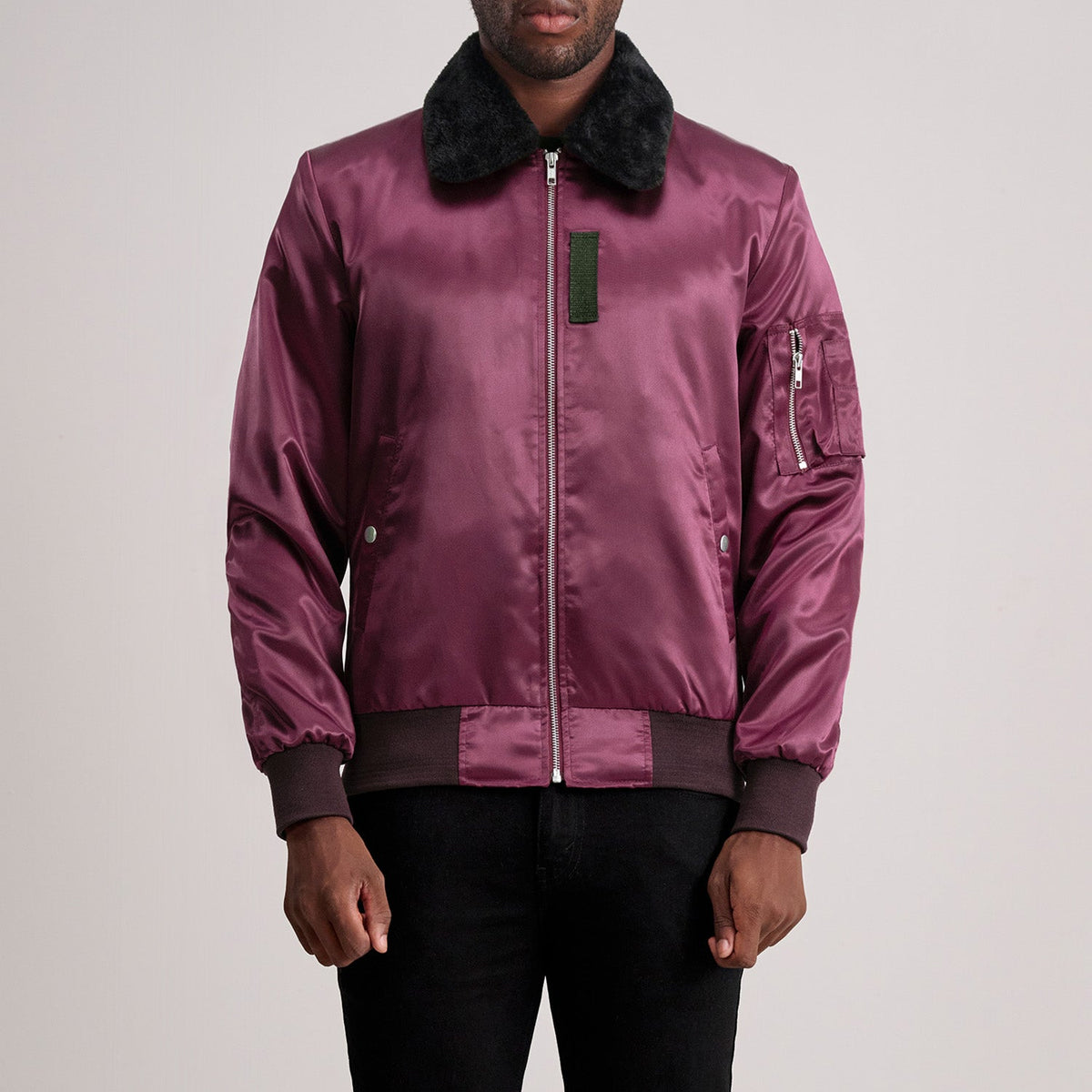 Clyde B-15 Maroon Læder Bomberjakke til Mænd in Maroon Satin - Front Profile View &amp; Tailored Silhouette | Buy Online