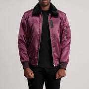 Clyde B-15 Maroon Læder Bomberjakke til Mænd - Lateral Side Profile View Showing Sleeve Cut &amp; Athletic Taper Fit