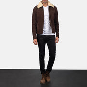 Men's Coffner Brun Shearling Fur Læderjakke til Mænd - Lateral Side Profile View Showing Sleeve Cut &amp; Athletic Taper Fit