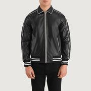 Close-Up Detail of Shirt collar &amp; Zipper Hardware on Cooper Sort Leather Varsity Læderjakke til Mænd