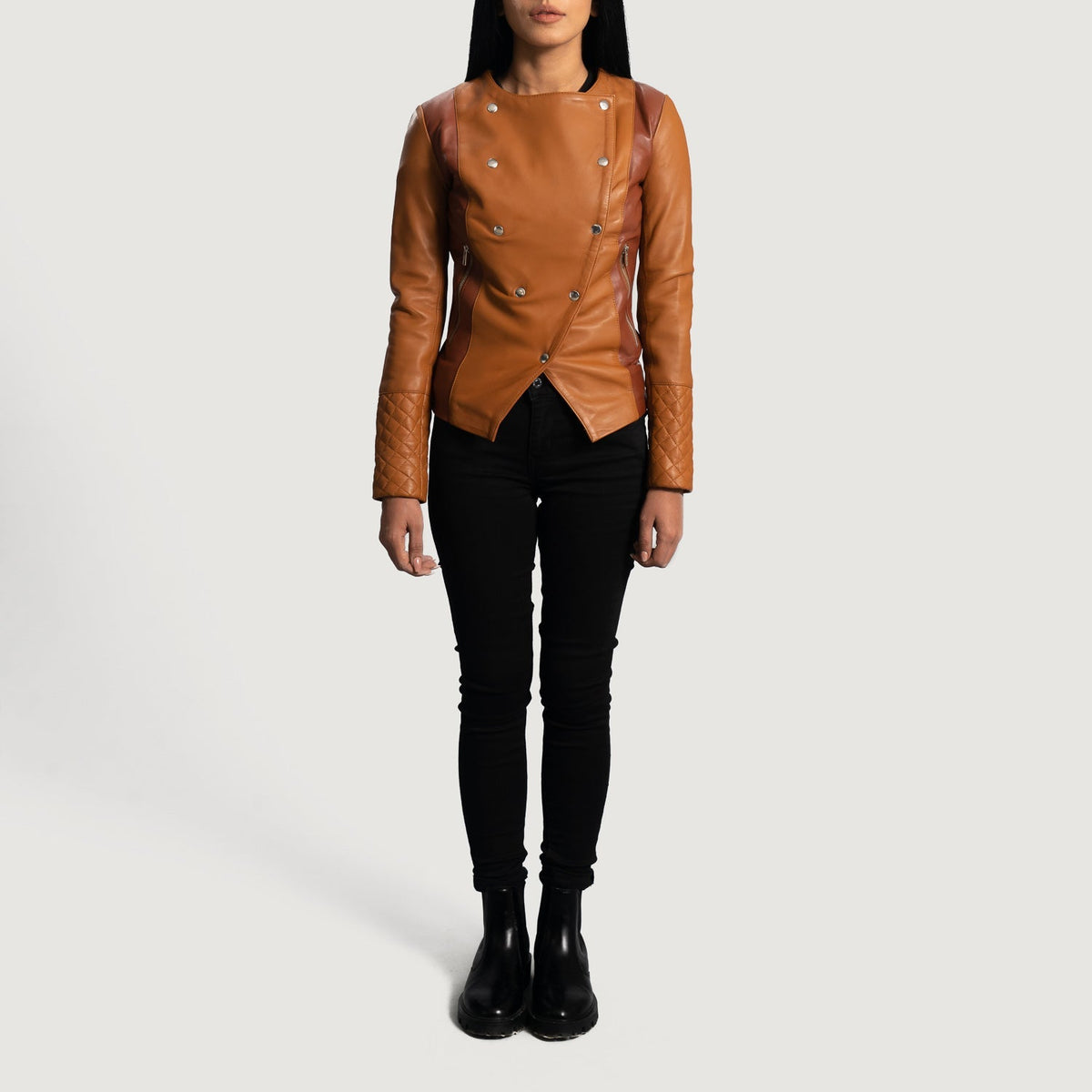 Close-Up Detail of Classic Collar &amp; Button Hardware on Women's County Lys brun Overlap Læderjakke til Kvinder
