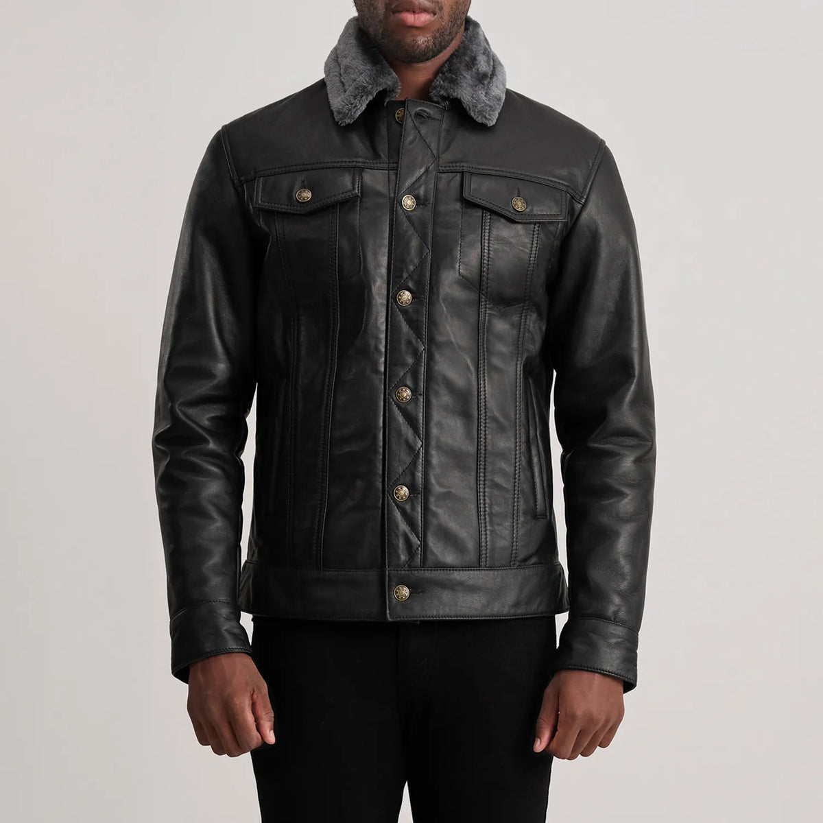 Close-Up Detail of Classic Collar &amp; Button Hardware on Dallis Sort Leather Shearling Trucker Læderjakke til Mænd