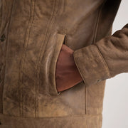 
Indvendig visning Showing Fully Faux Fur Lined & To funktionelle inderlommer