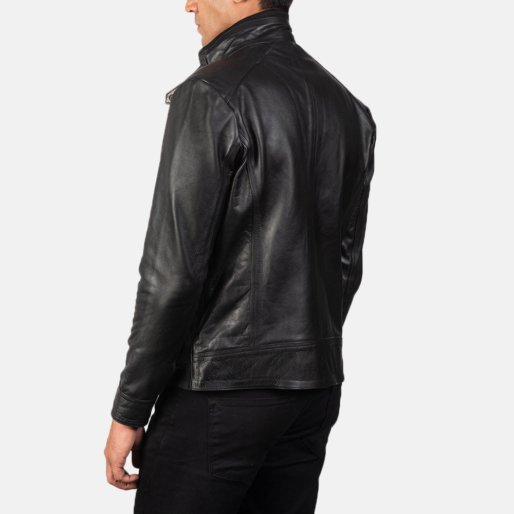 
Indvendig visning Showing Quilted Viscose Lining & To funktionelle inderlommer