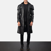 Men's Deux Sort Leather Duster til Mænd in Black Cowhide Leather - Front Profile View &amp; Tailored Silhouette | Buy Online