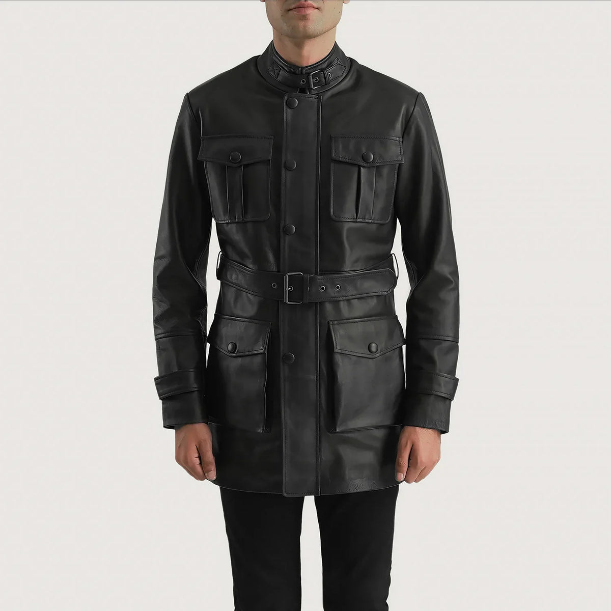 Close-Up Detail of High neck with Belt &amp; Snap button Hardware on Dolf Sort Læderjakke til Mænd