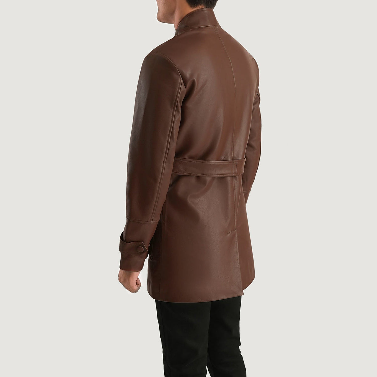 
Nærbillede of High neck with Belt & Snap button Hardware on Dolf Brun Læderjakke til Mænd