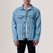 
Eddie Light Blå Oversized Denim Trucker Læderjakke til Mænd For Men in Light Blue Full-Grain Leather - Forfra med skræddersyet silhuet | Køb online