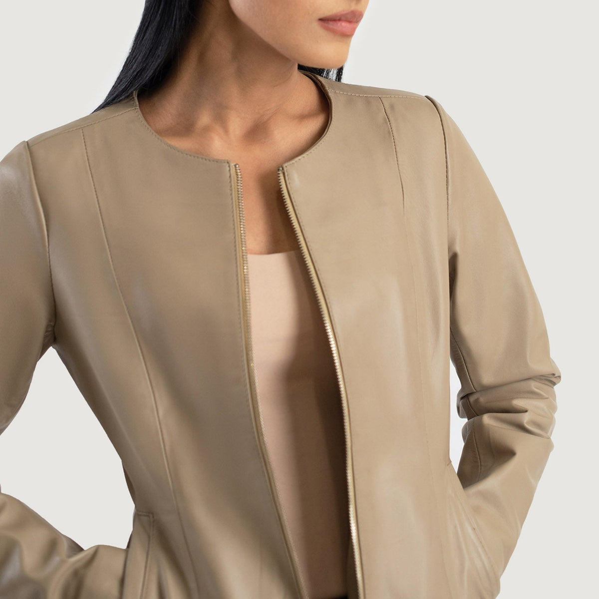 
Indvendig visning Showing Quilted Polyester Lining & To funktionelle inderlommer
