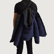 Close-Up Detail of Classic Collar &amp; Zipper With Wind Flap Hardware on Erico Blue Hooded Puffer Læderjakke til Mænd
