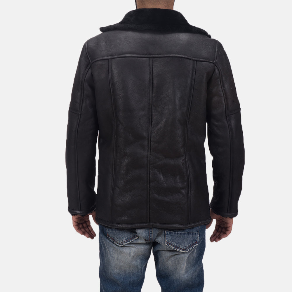 
Nærbillede of Notch & Button Hardware on Furcliff Double Face Shearling Læderfrakke til Mænd