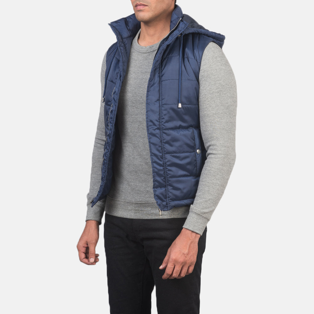 
Blue Nylon (Water-Resistant) Leather Vest - Bagfra med tilpassede skuldre og ren kant