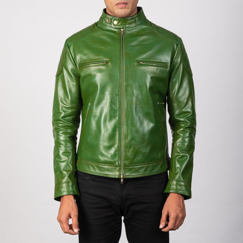 
Gatsby Quilted Green Leather Biker Jacket - Sideprofil med ergonomisk ærmesnit