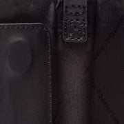Styled Fit Perspective of Glasses Case Maplewood til Kvinder on Model - Natural Daylight Drape